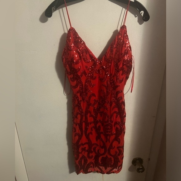 Lovely day red sequins dress - Picture 1 of 4